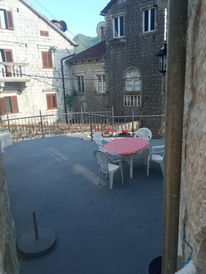 Apartment Rosic Perast Esterno foto