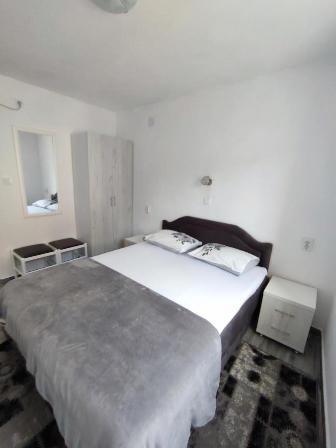 Apartment Rosic Perast Esterno foto